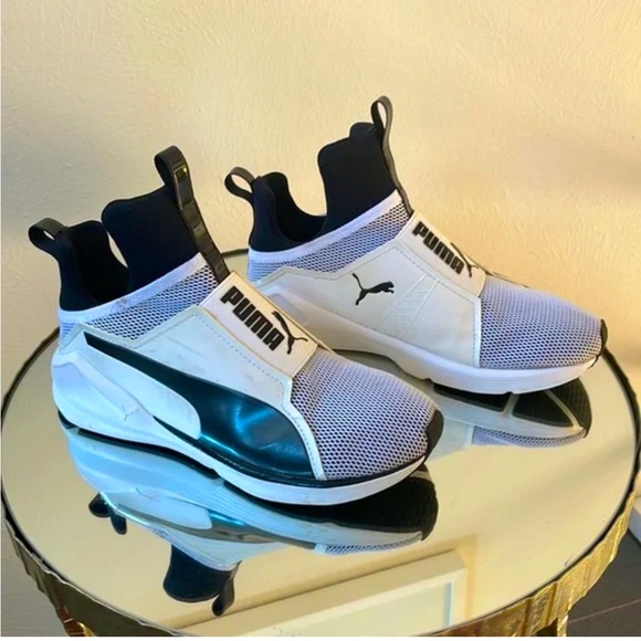 PUMA FIERCE CORE SNEAKERS RUNNING SHOES WOMEN SIZE 6 - Picture 2 of 7